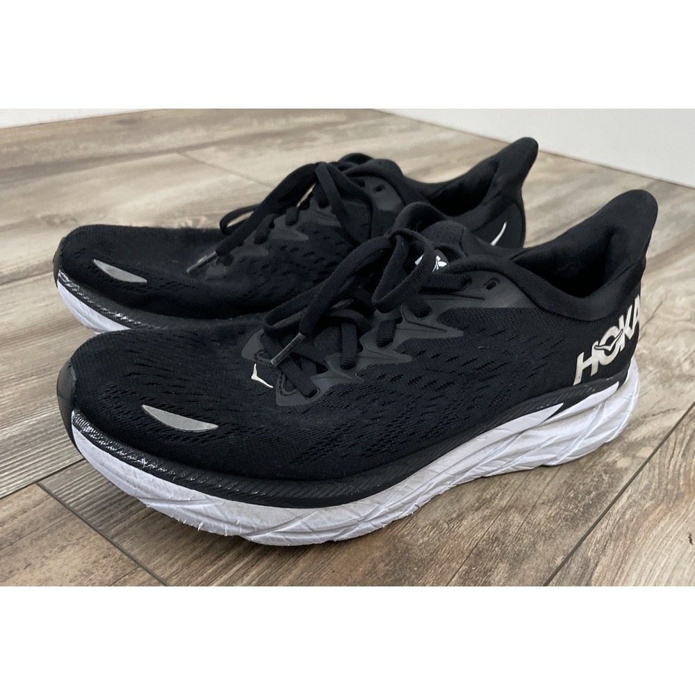 Women's HOKA Clifton 8 running shoes Black/White Size 9D